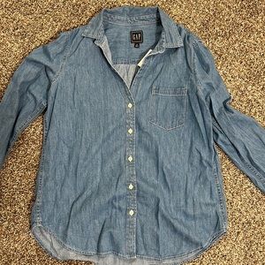 Gap size small women’s jean button down